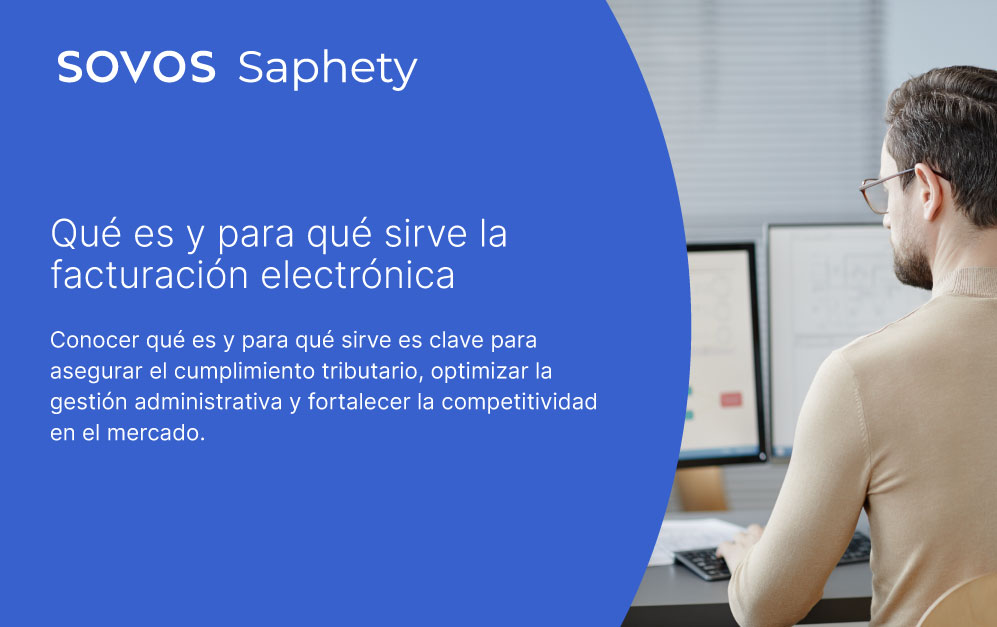 Hombre en oficina trabajando en su computador