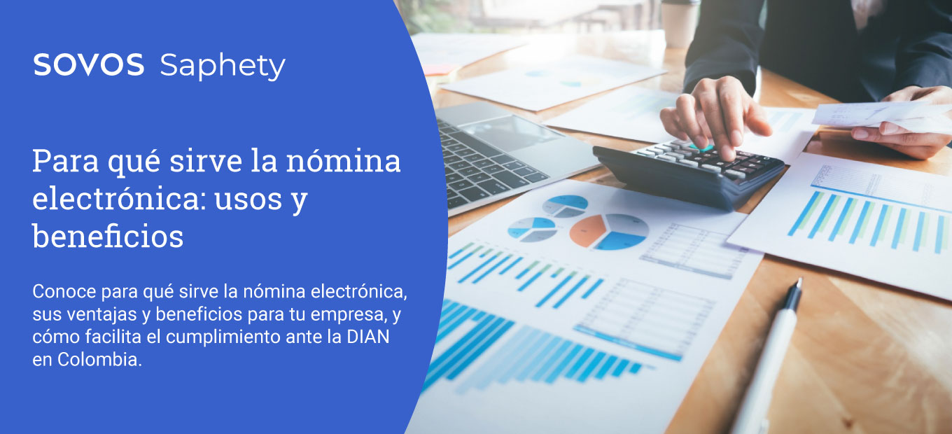 Persona revisando ingresos y gestionando facturación electrónica desde su laptop para cumplir con los topes establecidos por la DIAN.