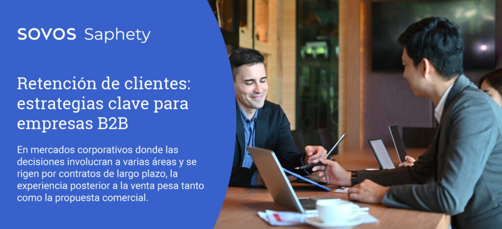 Ejecutivos corporativos analizando estrategias de fidelización y retención de clientes en una reunión de trabajo B2B.